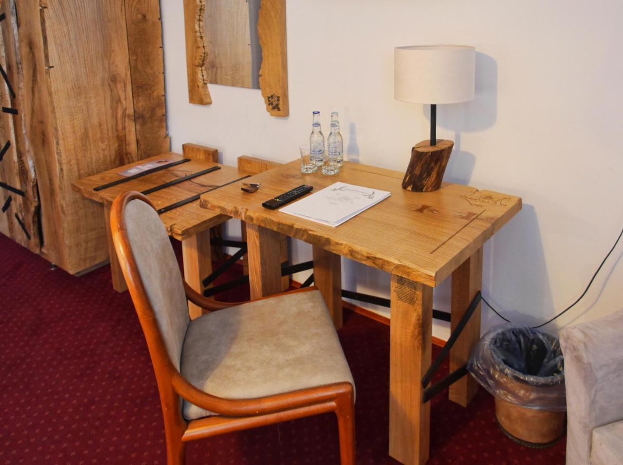 Dwor Wapowce Hotell Exteriör bild