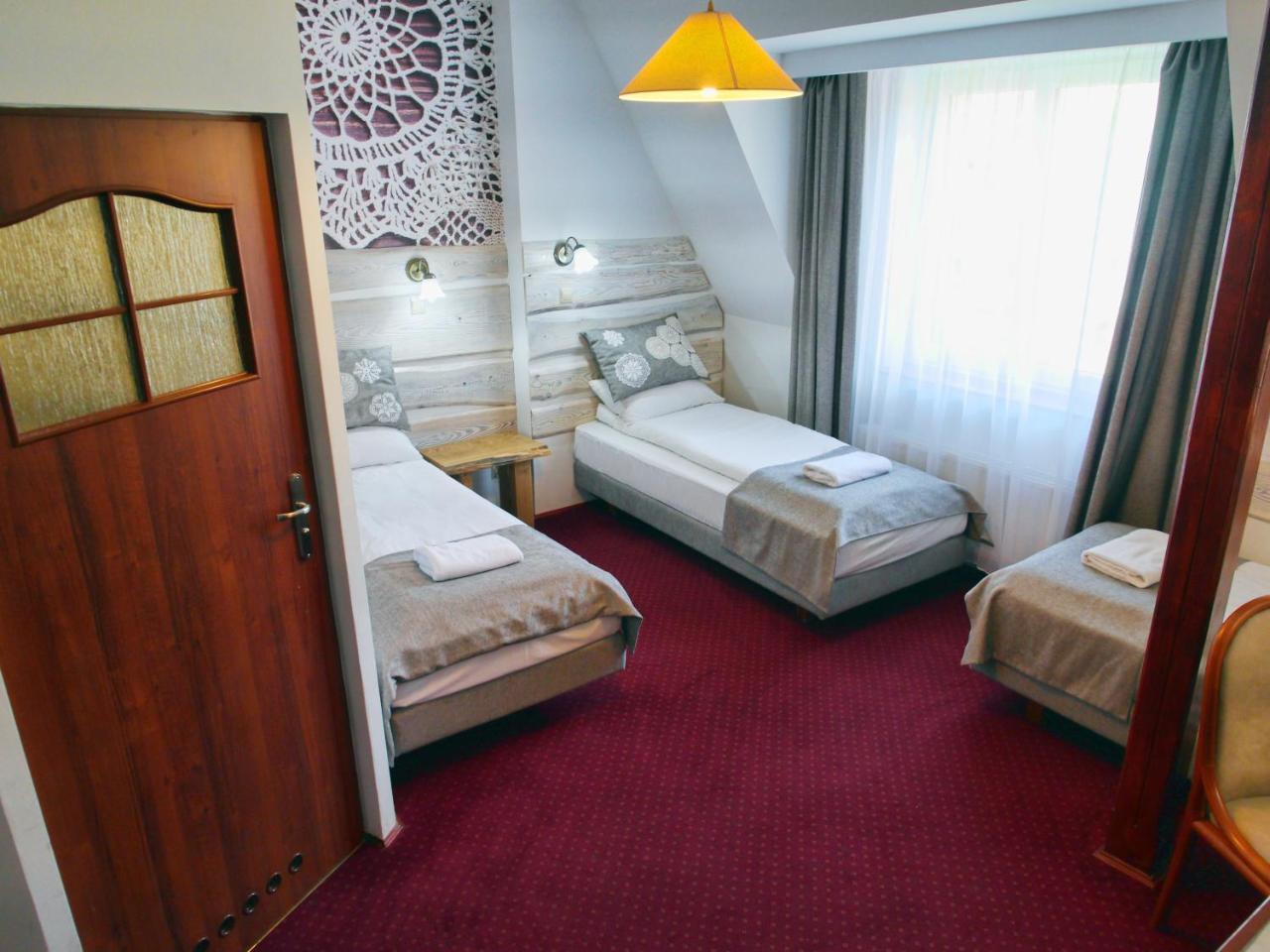 Dwor Wapowce Hotell Exteriör bild